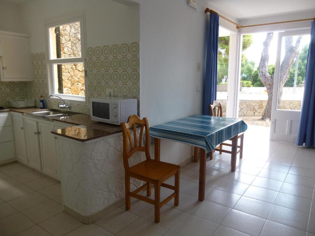 Apartamentos Playa Calan Blanes Cala'N Blanes  Ruang foto
